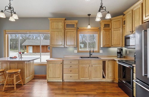 Pepin Cabin | Private 4-Bedroom Retreat in peaceful Pepin.
