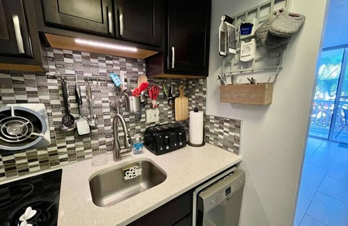 Cocoa Beach Condo | Private Beach Access | Cozy 1BR at Saturn w/Pool