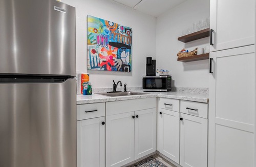 Bella Vista House | Private guest suite- Sleep & Bike, UPDATED!