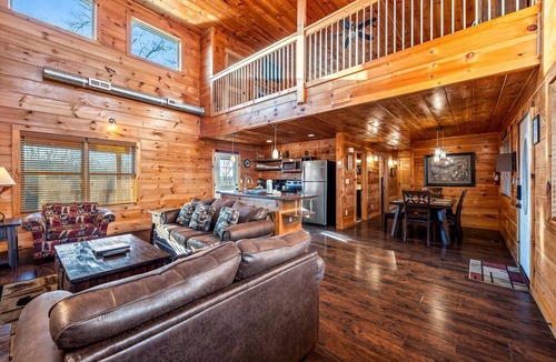 Pigeon Forge Cabin | Private Pool Cabin | Game Room + Hot Tub