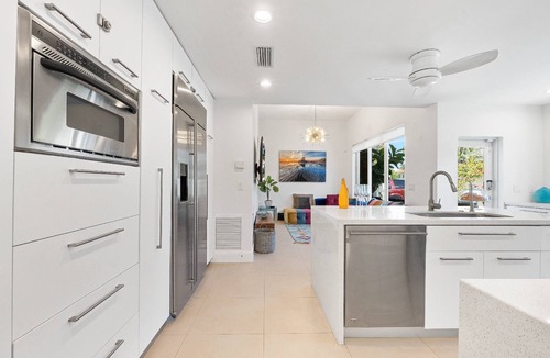 Lauderdale Beach House | Private Pool | Kayaks | Games | Las Olas Fun Modern Beachfront Luxury 30 Seconds to Beach Sea La Vi