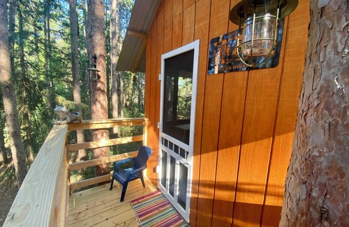 Adams County Cabin | Private “readaway” retreat. Enjoy quality time, unwind and reset. Dog friendly.