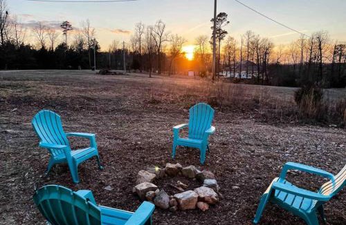 Royal House | Private Tiny Home Royal Ridge Getaway