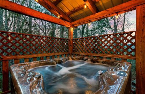 Townsend House | Private Wooded Cabin w Hot Tub, Fire Pit & Arcade