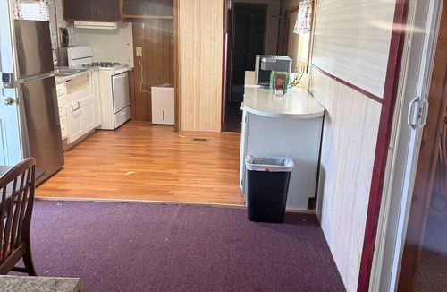 Barnett House | Property Rental 500 Per Week + Boat Rental 500 Per Week + Fees