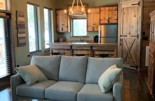 Morris Chapel House | Prospector Pickwick Lake/Presidential Suite