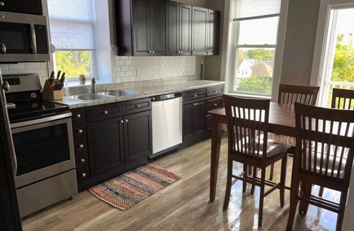 St. Louis Apartment | Quaint 2 Bedroom Flat with Office