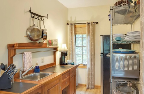 Granville House | Quaint Granville Retreat w/ Cumberland River Views