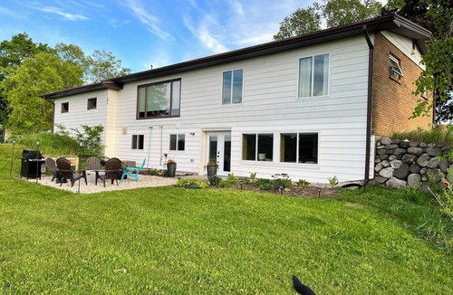 Harbor Springs Apartment | Quaint studio apartment close to downtown, beaches and skiing