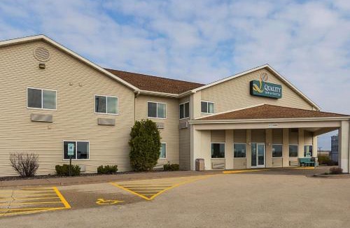 Belmont Hotel | Quality Inn & Suites Belmont - Platteville