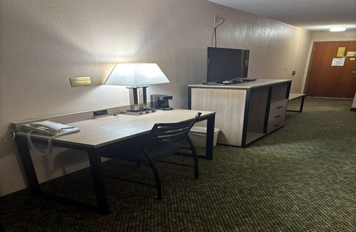 Marysville Apartment | Queen Bed|Smoking|Marysville