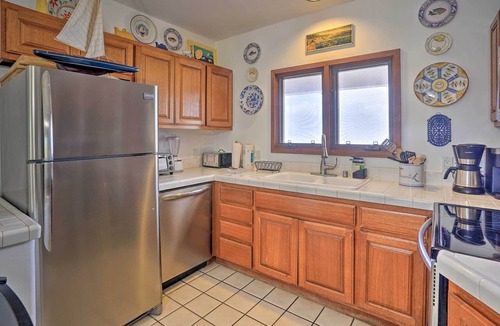 Avalon Condo | Quiet Avalon Getaway Villa w/Ocean View & Balcony