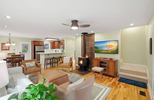 Maryville House | Quiet Clear Creek Cabin・Peaceful Mtn Views・Firepit