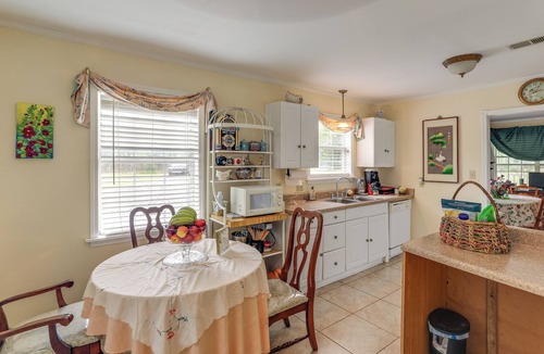 Independence House | Quiet Family Cottage w/Fishing Pond in Senatobia
