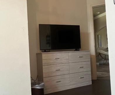 Wheatland House | Quiet Homestay Close to Airport