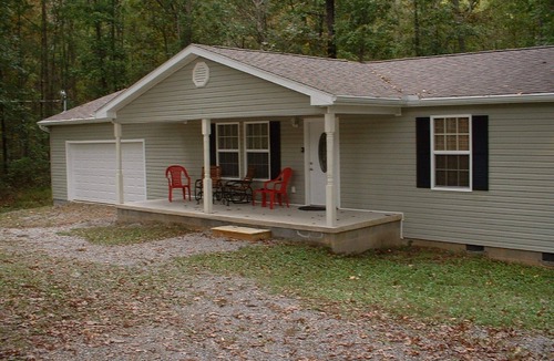 Loudon Cottage | Quiet secluded cottage nestled in a grove of oak trees.