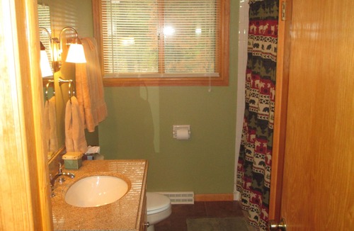 New Lisbon Cabin | Quiet, secluded Year Round Cottage near Castle Rock Lake