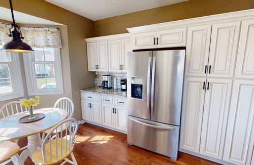 Hendron House | Quite neighborhood close to golf course