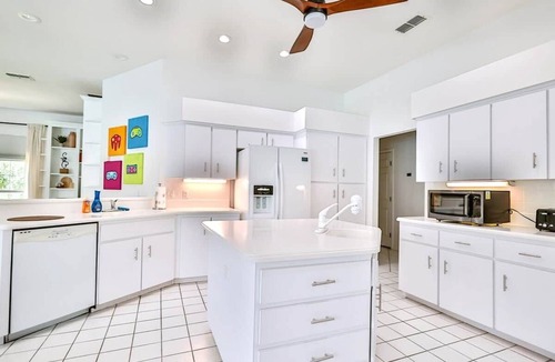 Dunnellon House | Rainbow River Retreat: Kayak | Games | Heated Pool