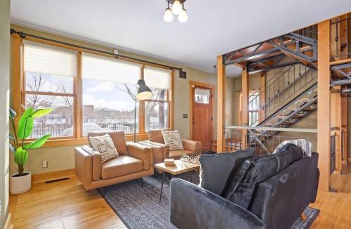 Elliot Park House | Rare Downtown Carriage House - Walk to US Bank & Convention Center
