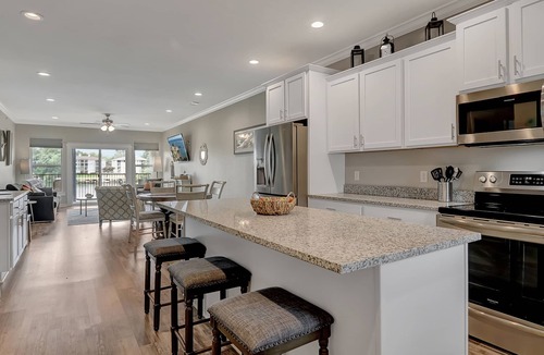 Lake Hamilton Condo | Recharge with a Lake Break!