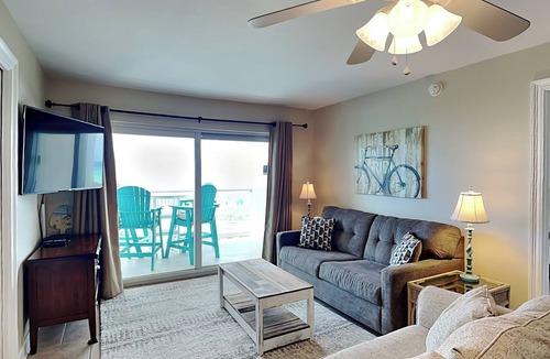 Pensacola Beach Condo | Regency Towers #302 West | Condo, Balcony + Views!