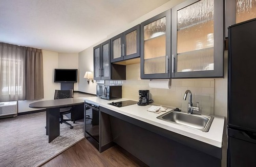 Brentwood Hotel | Relax, Cook & Explore – Perfect for Extended Stays