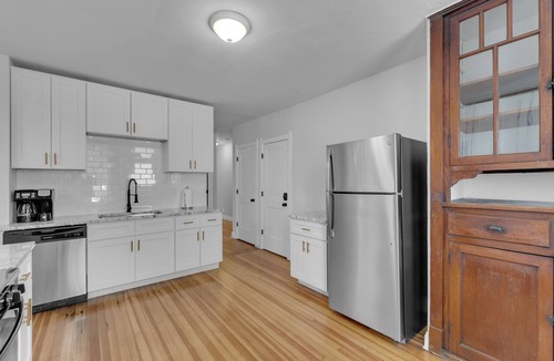 Benton Park Apartment | Relax on a private balcony with queen bed fast WiFi and full kitchen