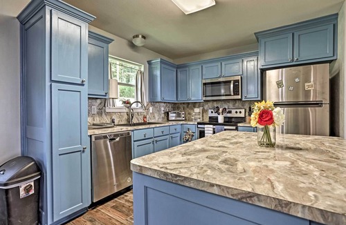 Jefferson Cottage | Relaxing Texas Getaway, 1 Mile to Boat Ramp!