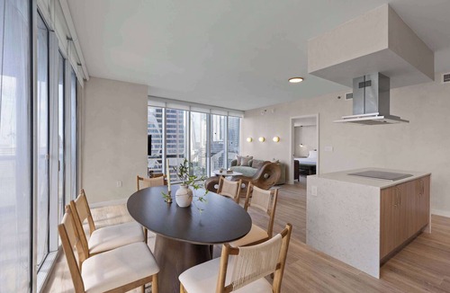 Downtown Miami Condo | Remodeled 2B/2B Water View Free Parking Pool&Spa