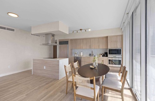 Downtown Miami Condo | Remodeled 2B/2B Water View Free Parking Pool&Spa