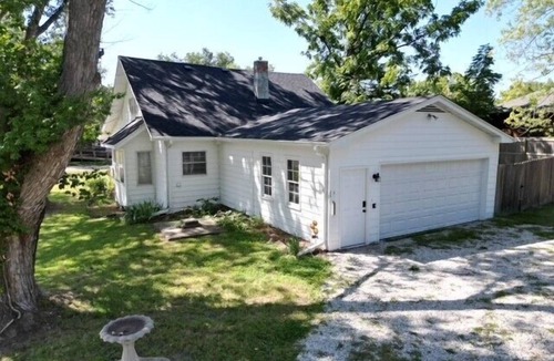 Rocheport House | Remodeled Rocheport Sunflower House - A Bungalow in Historic Rocheport