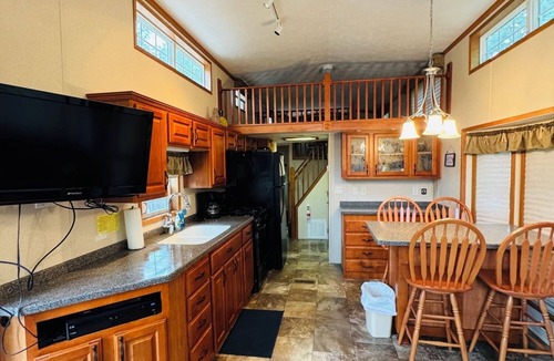 Wisconsin Dells Cabin | Rental Cabin #401 w/Queen Bed