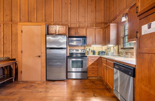Branson Cabin | Resort Cabin Minutes from Branson Excitement