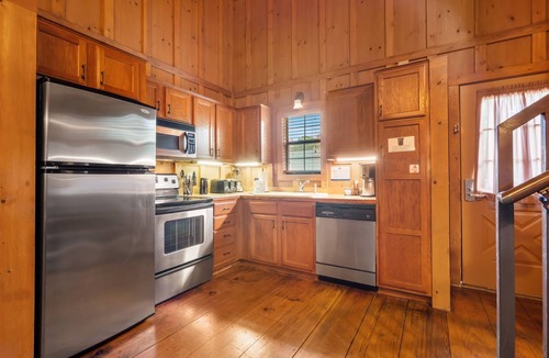 Branson Cabin | Resort Cabin Minutes from Branson Excitement
