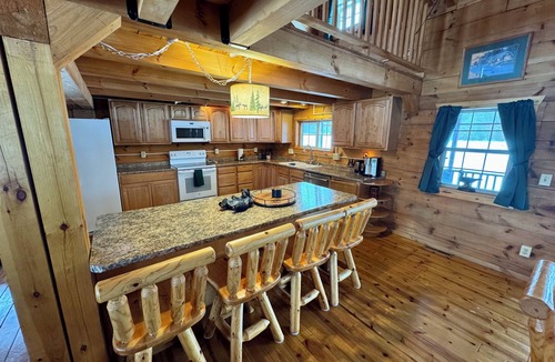 Mauston House | Revilo Moose Ridge Mauston - Smoky Mt Vibes, Wisconsin Wild