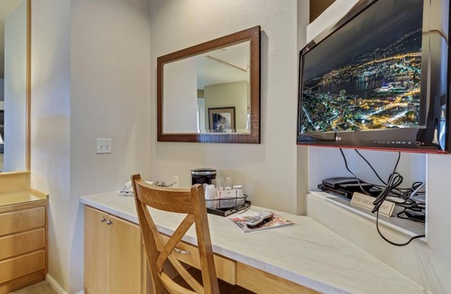 Century West Condo | River Ridge 331b