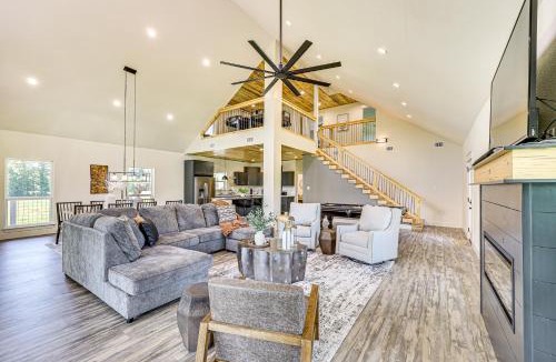 Nashville House | Riverfront Murfreesboro Cabin with Fire Pit