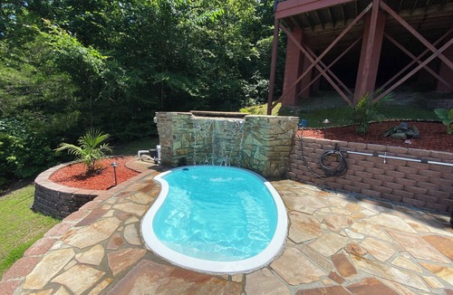 Amity Cabin | Rivers Bend offers beautiful views of the Ouachita Mountains and the Caddo River