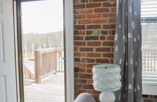 Van Buren Apartment | Riverview Loft facing Current River w/Wifi deck and living room faces river