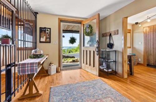 Sylvan Shores Resort | Roadrunner Inn and Log Cabins