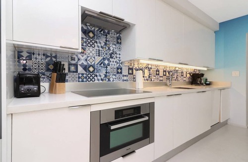 South Pointe Apartment | Roami at 250 Collins | Pool | Next to Beach