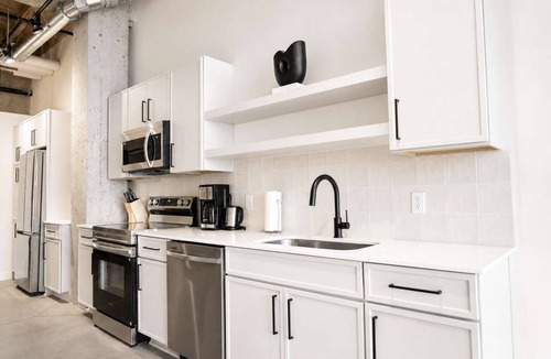 Downtown Minneapolis Apartment | Roami at Century Plaza | 5BR combo | sleeps 12