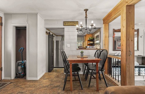 Jenkins Cabin | Rock Haven Cottage - Lakefront Table Rock Lake