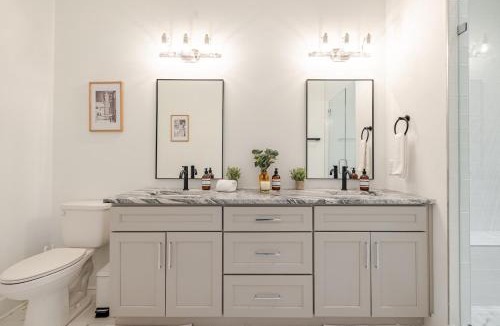 McFerrin Park House | Rooftop Retreat & Skyline Views