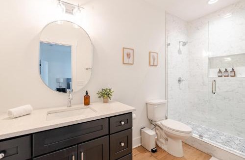 McFerrin Park House | Rooftop Retreat & Skyline Views