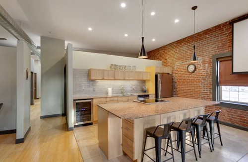 Evansville House | Rooftop Views | Entire Building!