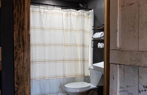 Eudora Cabin | Route 66 Cabin Rentals