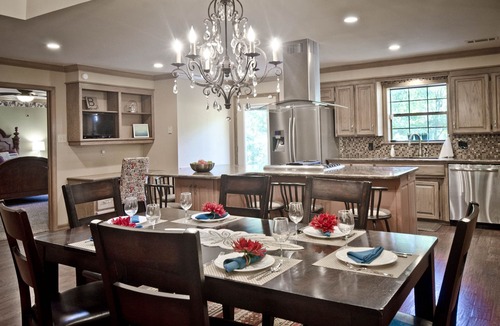 Hot Springs House | Rural Beauty with Urban Convenience