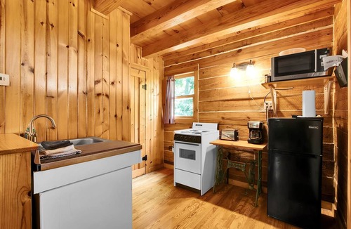 Savanna Cabin | Rustic River Cabin 10